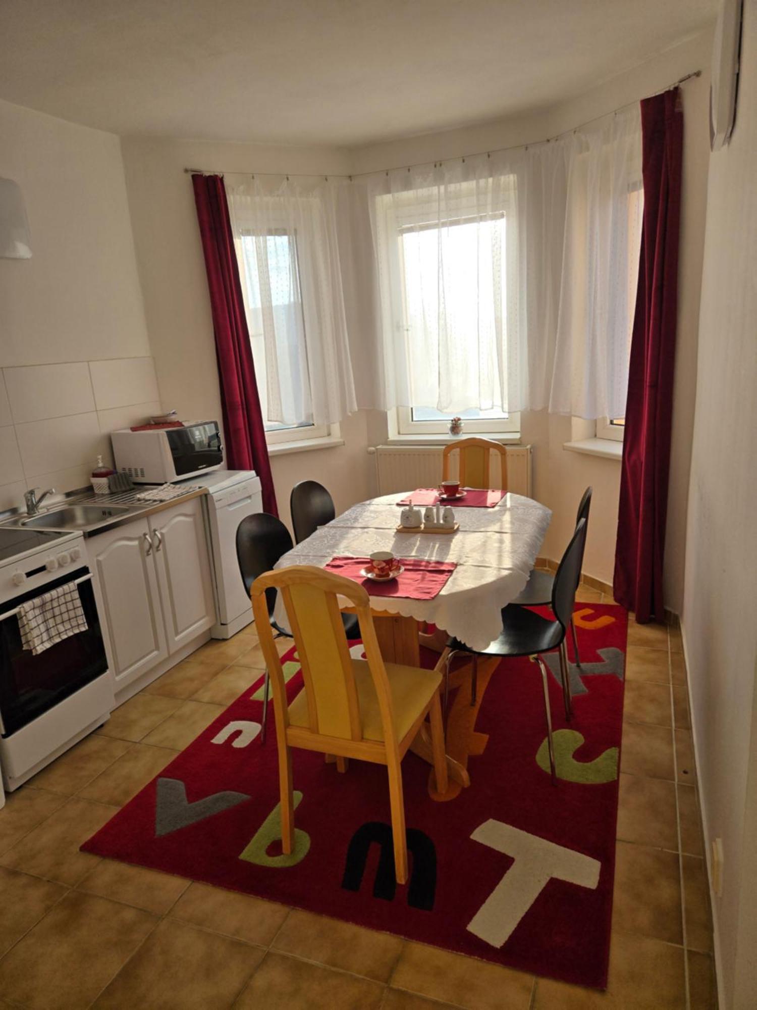 Appartement In Nitra Under The Zobor-Hill エクステリア 写真